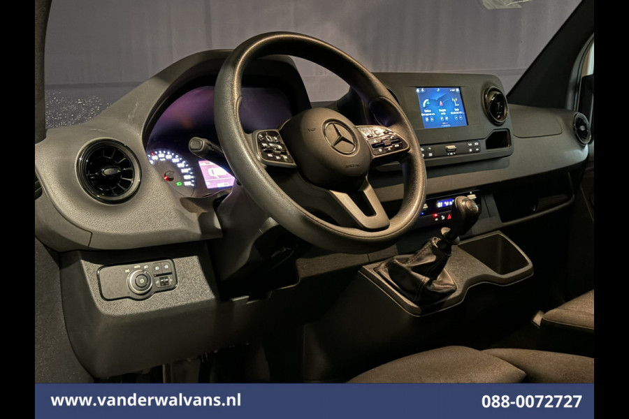 Mercedes-Benz Sprinter 317 CDI 170pk L3H2 Euro6 Airco | 360 Graden Camera | Navigatie | Chauffeursstoel | Apple Carplay Cruisecontrol, Android Auto, Stoelverwarming, 270 Graden Achterdeuren, Parkeersensoren, Bijrijdersbank
