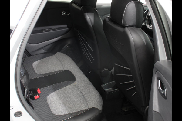 Renault Captur 1.3 TCe Intens Automaat Climate control, Navigatiesysteem, Achteruitrijcamera LM velgen Trekhaak