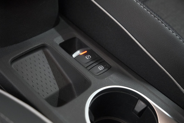 Renault Captur TCe 90 Intens | Navigatie | Camera | Parkeersensoren voor + achter | Apple Carplay