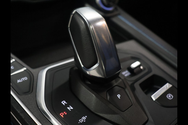Lynk & Co 01 1.5 [SCHUIFKANTELDAK, TREKHAAK, APPLE CARPLAY, ANDROID, ADAPTIVE CRUISE CONTROL, STOELVERWARMING, MEMORY SEATS, CAMERA, DIGITAL DASH, INFINITY SOUND SYSTEM, DRAADLOOS OPLADEN, ELEKTRISCHE ACHTERK