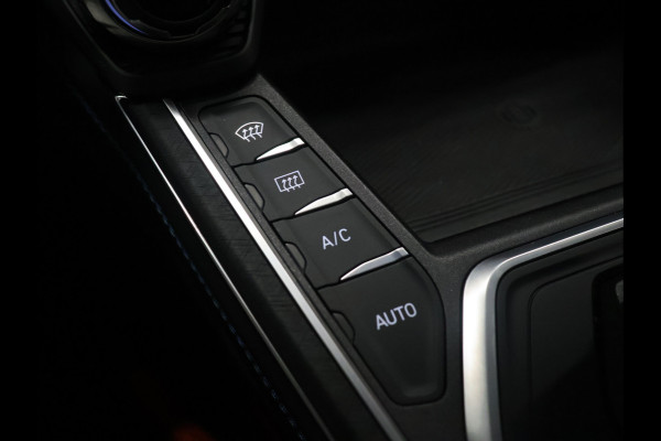 Lynk & Co 01 1.5 [SCHUIFKANTELDAK, TREKHAAK, APPLE CARPLAY, ANDROID, ADAPTIVE CRUISE CONTROL, STOELVERWARMING, MEMORY SEATS, CAMERA, DIGITAL DASH, INFINITY SOUND SYSTEM, DRAADLOOS OPLADEN, ELEKTRISCHE ACHTERK