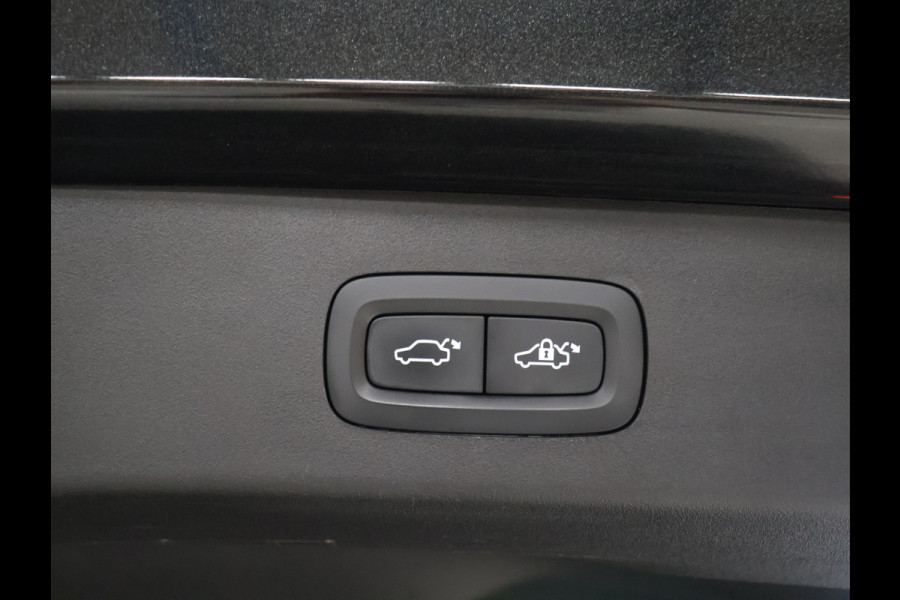 Lynk & Co 01 1.5 [SCHUIFKANTELDAK, TREKHAAK, APPLE CARPLAY, ANDROID, ADAPTIVE CRUISE CONTROL, STOELVERWARMING, MEMORY SEATS, CAMERA, DIGITAL DASH, INFINITY SOUND SYSTEM, DRAADLOOS OPLADEN, ELEKTRISCHE ACHTERK