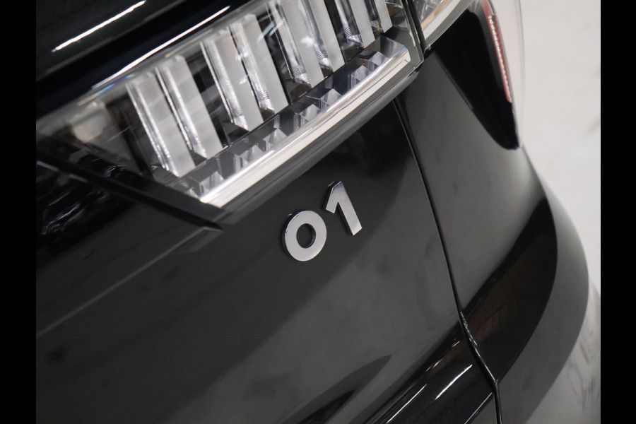 Lynk & Co 01 1.5 [SCHUIFKANTELDAK, TREKHAAK, APPLE CARPLAY, ANDROID, ADAPTIVE CRUISE CONTROL, STOELVERWARMING, MEMORY SEATS, CAMERA, DIGITAL DASH, INFINITY SOUND SYSTEM, DRAADLOOS OPLADEN, ELEKTRISCHE ACHTERK