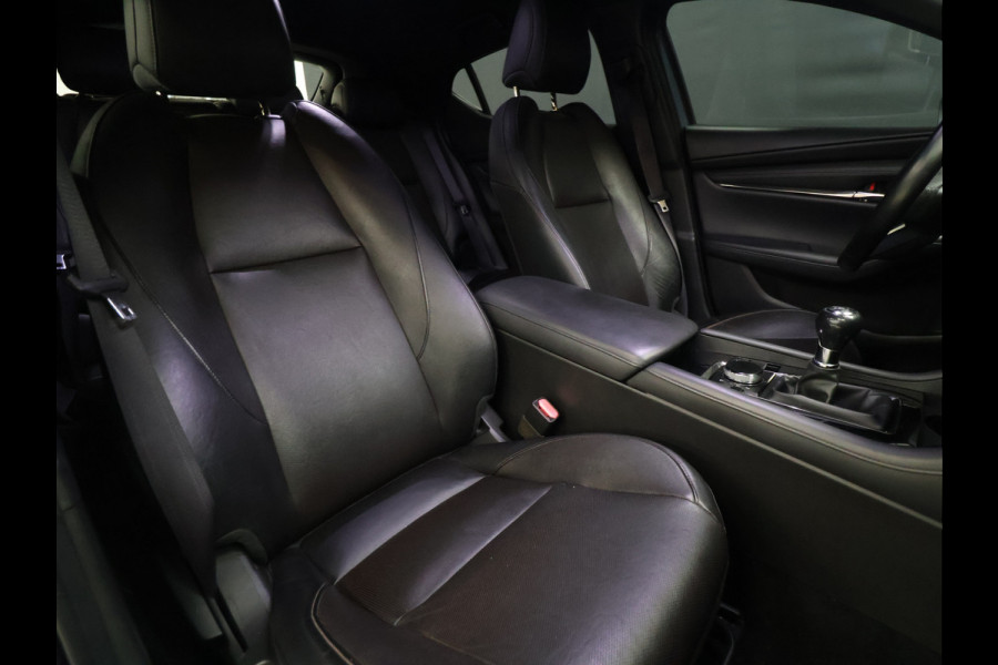 Mazda 3 2.0 e-SkyActiv-G M Hybrid 122 Comfort met Bose [APAPTIVE CRUISE CONTROL, APPLE CARPLAY, ANDROID, BOSE SOUND SYSTEM, MEMORY SEATS, STOELVERWARMING STUUR VERWARMING, CAMERA, PDC V+A, BLUETOOTH, LEDER, LED, ELEKTRISCHE ACHTERKLEP, NAVIGATIE,
