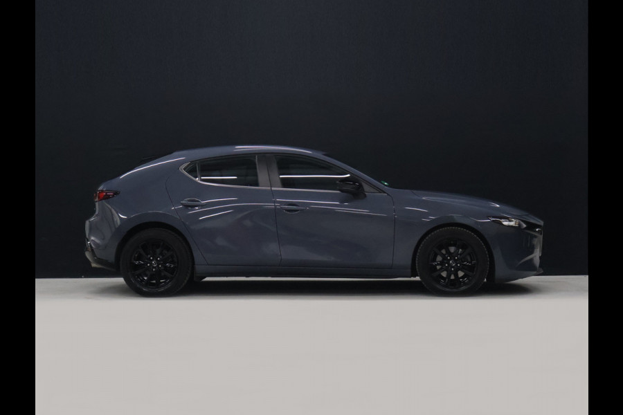 Mazda 3 2.0 e-SkyActiv-G M Hybrid 122 Comfort met Bose [APAPTIVE CRUISE CONTROL, APPLE CARPLAY, ANDROID, BOSE SOUND SYSTEM, MEMORY SEATS, STOELVERWARMING STUUR VERWARMING, CAMERA, PDC V+A, BLUETOOTH, LEDER, LED, ELEKTRISCHE ACHTERKLEP, NAVIGATIE,