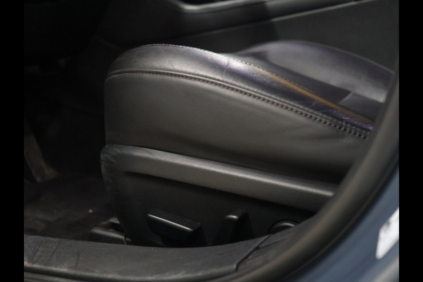 Mazda 3 2.0 e-SkyActiv-G M Hybrid 122 Comfort met Bose [APAPTIVE CRUISE CONTROL, APPLE CARPLAY, ANDROID, BOSE SOUND SYSTEM, MEMORY SEATS, STOELVERWARMING STUUR VERWARMING, CAMERA, PDC V+A, BLUETOOTH, LEDER, LED, ELEKTRISCHE ACHTERKLEP, NAVIGATIE,