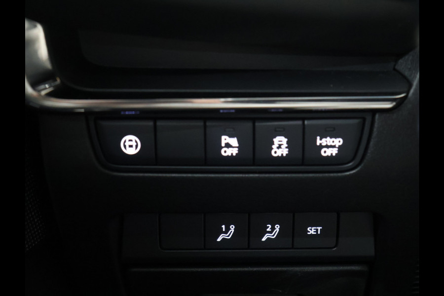 Mazda 3 2.0 e-SkyActiv-G M Hybrid 122 Comfort met Bose [APAPTIVE CRUISE CONTROL, APPLE CARPLAY, ANDROID, BOSE SOUND SYSTEM, MEMORY SEATS, STOELVERWARMING STUUR VERWARMING, CAMERA, PDC V+A, BLUETOOTH, LEDER, LED, ELEKTRISCHE ACHTERKLEP, NAVIGATIE,
