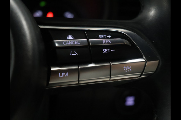 Mazda 3 2.0 e-SkyActiv-G M Hybrid 122 Comfort met Bose [APAPTIVE CRUISE CONTROL, APPLE CARPLAY, ANDROID, BOSE SOUND SYSTEM, MEMORY SEATS, STOELVERWARMING STUUR VERWARMING, CAMERA, PDC V+A, BLUETOOTH, LEDER, LED, ELEKTRISCHE ACHTERKLEP, NAVIGATIE,