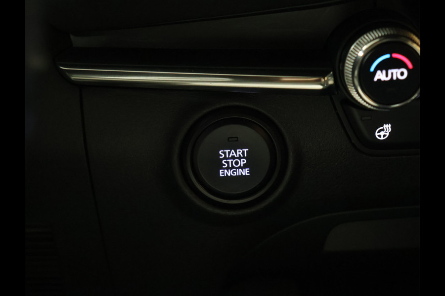 Mazda 3 2.0 e-SkyActiv-G M Hybrid 122 Comfort met Bose [APAPTIVE CRUISE CONTROL, APPLE CARPLAY, ANDROID, BOSE SOUND SYSTEM, MEMORY SEATS, STOELVERWARMING STUUR VERWARMING, CAMERA, PDC V+A, BLUETOOTH, LEDER, LED, ELEKTRISCHE ACHTERKLEP, NAVIGATIE,