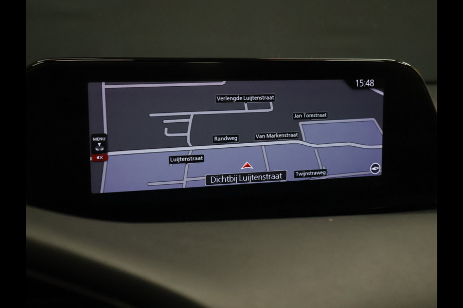 Mazda 3 2.0 e-SkyActiv-G M Hybrid 122 Comfort met Bose [APAPTIVE CRUISE CONTROL, APPLE CARPLAY, ANDROID, BOSE SOUND SYSTEM, MEMORY SEATS, STOELVERWARMING STUUR VERWARMING, CAMERA, PDC V+A, BLUETOOTH, LEDER, LED, ELEKTRISCHE ACHTERKLEP, NAVIGATIE,