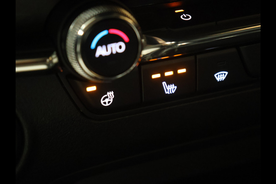 Mazda 3 2.0 e-SkyActiv-G M Hybrid 122 Comfort met Bose [APAPTIVE CRUISE CONTROL, APPLE CARPLAY, ANDROID, BOSE SOUND SYSTEM, MEMORY SEATS, STOELVERWARMING STUUR VERWARMING, CAMERA, PDC V+A, BLUETOOTH, LEDER, LED, ELEKTRISCHE ACHTERKLEP, NAVIGATIE,