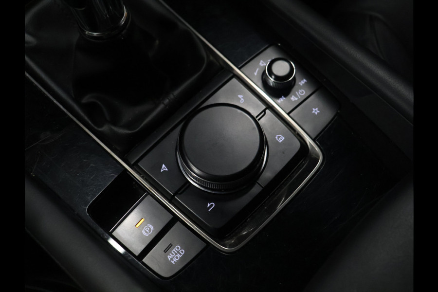 Mazda 3 2.0 e-SkyActiv-G M Hybrid 122 Comfort met Bose [APAPTIVE CRUISE CONTROL, APPLE CARPLAY, ANDROID, BOSE SOUND SYSTEM, MEMORY SEATS, STOELVERWARMING STUUR VERWARMING, CAMERA, PDC V+A, BLUETOOTH, LEDER, LED, ELEKTRISCHE ACHTERKLEP, NAVIGATIE,
