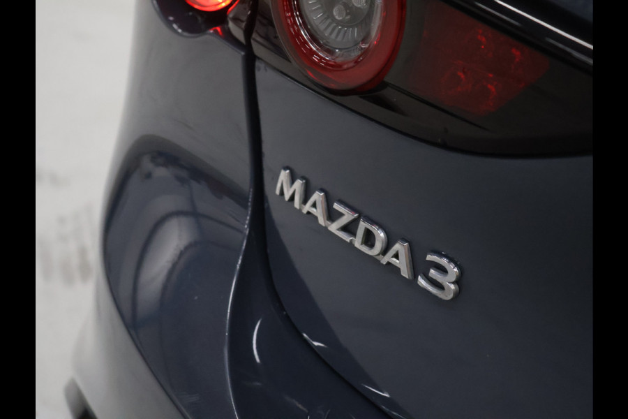 Mazda 3 2.0 e-SkyActiv-G M Hybrid 122 Comfort met Bose [APAPTIVE CRUISE CONTROL, APPLE CARPLAY, ANDROID, BOSE SOUND SYSTEM, MEMORY SEATS, STOELVERWARMING STUUR VERWARMING, CAMERA, PDC V+A, BLUETOOTH, LEDER, LED, ELEKTRISCHE ACHTERKLEP, NAVIGATIE,