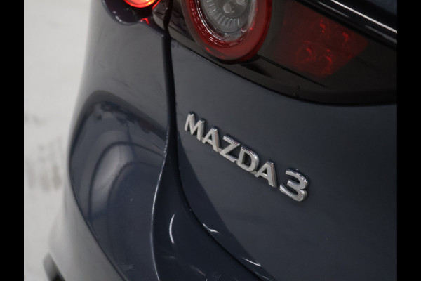 Mazda 3 2.0 e-SkyActiv-G M Hybrid 122 Comfort met Bose [APAPTIVE CRUISE CONTROL, APPLE CARPLAY, ANDROID, BOSE SOUND SYSTEM, MEMORY SEATS, STOELVERWARMING STUUR VERWARMING, CAMERA, PDC V+A, BLUETOOTH, LEDER, LED, ELEKTRISCHE ACHTERKLEP, NAVIGATIE,