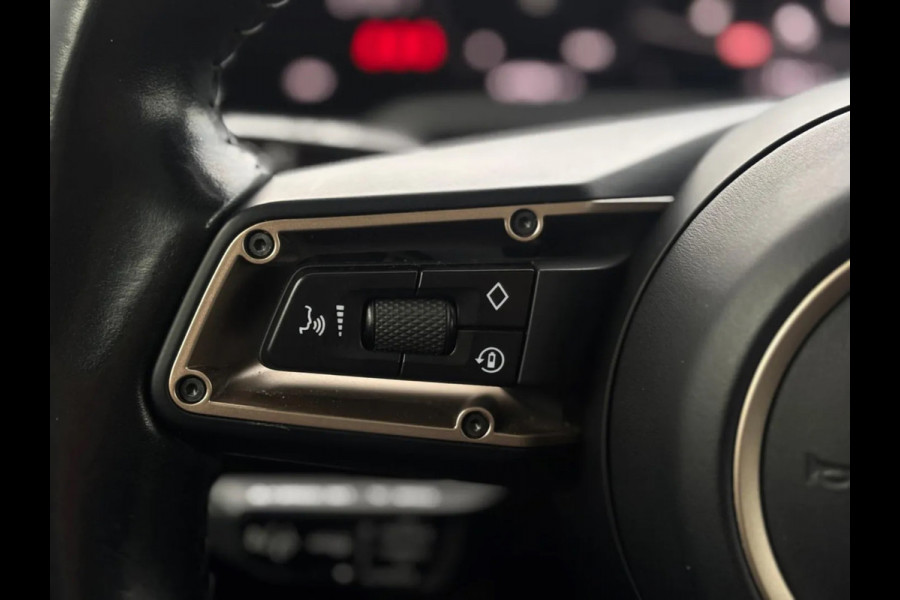 Porsche Taycan 4S Performance Plus 84 kWh (Dealer ondH, Sport Chrono, Panorama, StoelVK, StoelV, Passagiers Display, 360 Cam,Etc))