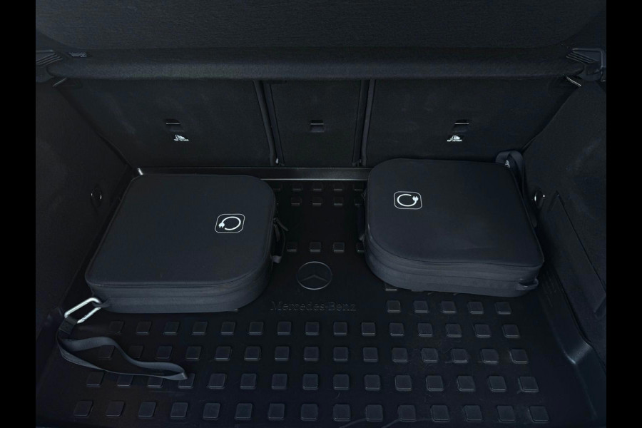 Mercedes-Benz GLA 250 e AMG Line | Panorama | Camera | Parksens | Sfeerverlichting | Carplay | Keyless | BTW Auto