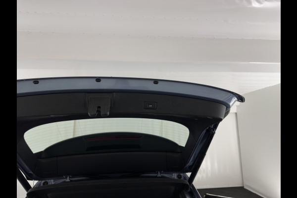 Audi Q4 e-tron 35 Launch edition Advanced Plus 55 kWh (INCL-BTW) Aut. *HEAT-PUMP | PANO | LEATHER | ADAPTIVE-CRUISE | MATRIX-LED | KEYLESS | SONOS-SOUND |  DIGI-COCKPIT | DAB | CARPLAY | HEATED-SPORTSEATS | CRUISE | 19''ALU*