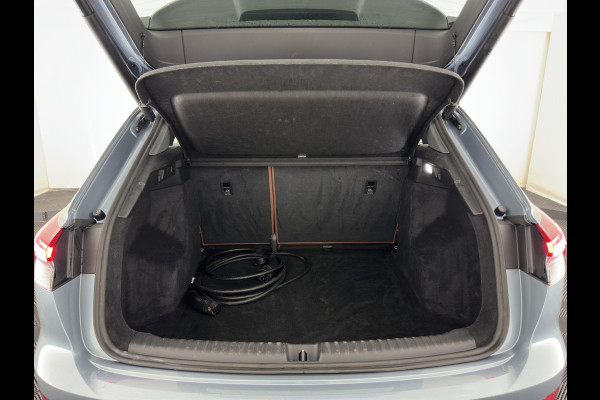 Audi Q4 e-tron 35 Launch edition Advanced Plus 55 kWh (INCL-BTW) Aut. *HEAT-PUMP | PANO | LEATHER | ADAPTIVE-CRUISE | MATRIX-LED | KEYLESS | SONOS-SOUND |  DIGI-COCKPIT | DAB | CARPLAY | HEATED-SPORTSEATS | CRUISE | 19''ALU*