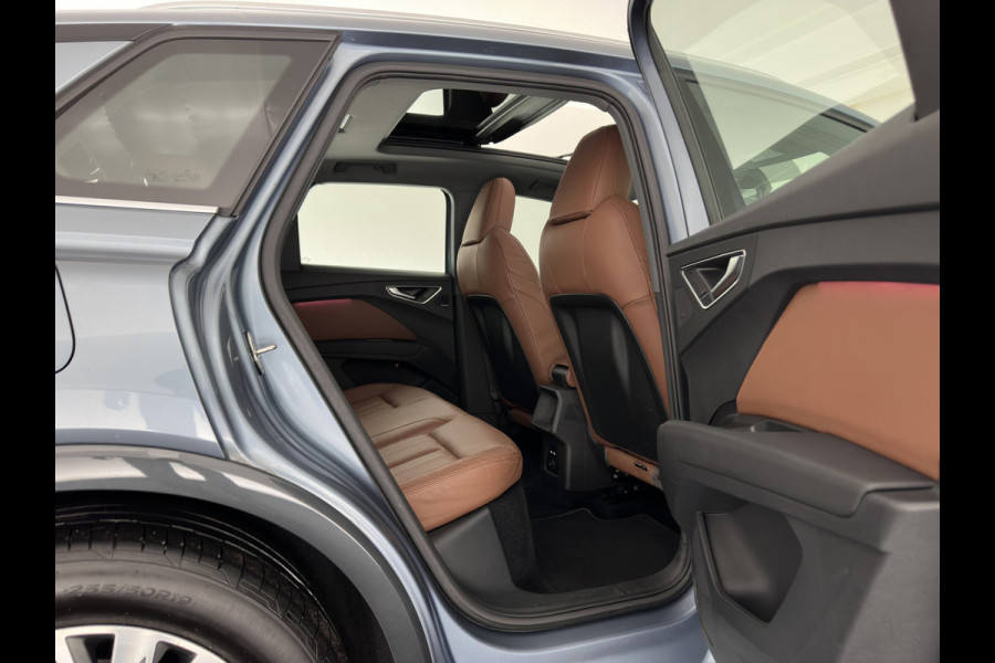 Audi Q4 e-tron 35 Launch edition Advanced Plus 55 kWh (INCL-BTW) Aut. *HEAT-PUMP | PANO | LEATHER | ADAPTIVE-CRUISE | MATRIX-LED | KEYLESS | SONOS-SOUND |  DIGI-COCKPIT | DAB | CARPLAY | HEATED-SPORTSEATS | CRUISE | 19''ALU*