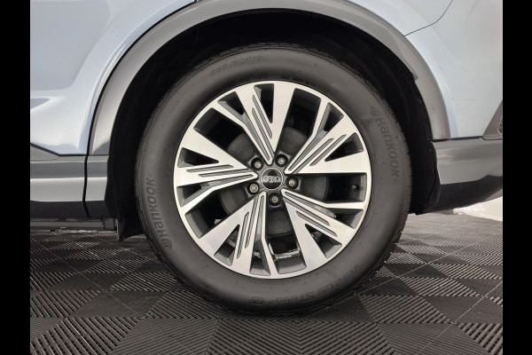 Audi Q4 e-tron 35 Launch edition Advanced Plus 55 kWh (INCL-BTW) Aut. *HEAT-PUMP | PANO | LEATHER | ADAPTIVE-CRUISE | MATRIX-LED | KEYLESS | SONOS-SOUND |  DIGI-COCKPIT | DAB | CARPLAY | HEATED-SPORTSEATS | CRUISE | 19''ALU*