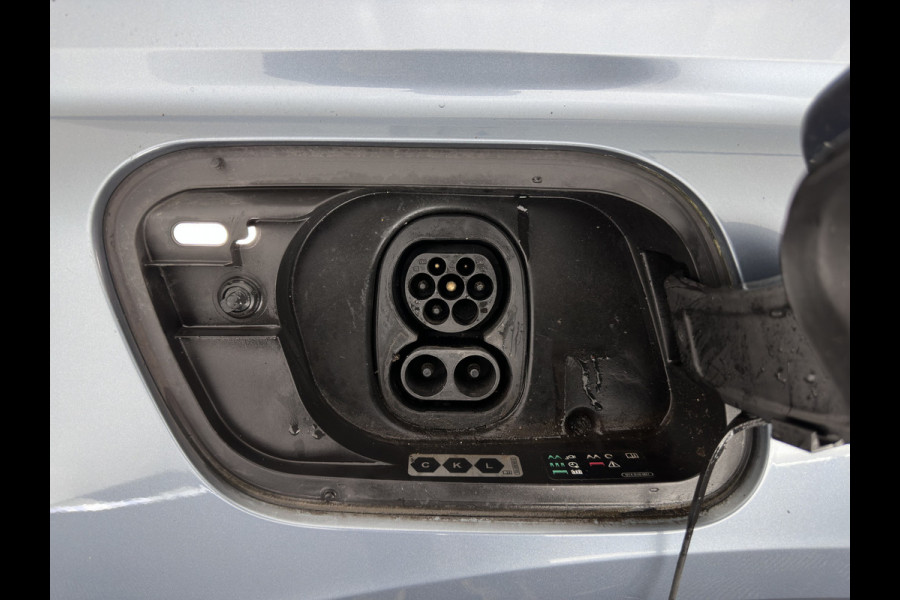Audi Q4 e-tron 35 Launch edition Advanced Plus 55 kWh (INCL-BTW) Aut. *HEAT-PUMP | PANO | LEATHER | ADAPTIVE-CRUISE | MATRIX-LED | KEYLESS | SONOS-SOUND |  DIGI-COCKPIT | DAB | CARPLAY | HEATED-SPORTSEATS | CRUISE | 19''ALU*