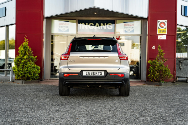 Volvo XC40 Recharge Core | 70 KWH | AppleCar/Android | Camera | 19"LMV | Eerste eigenaar | Zwarte hemel