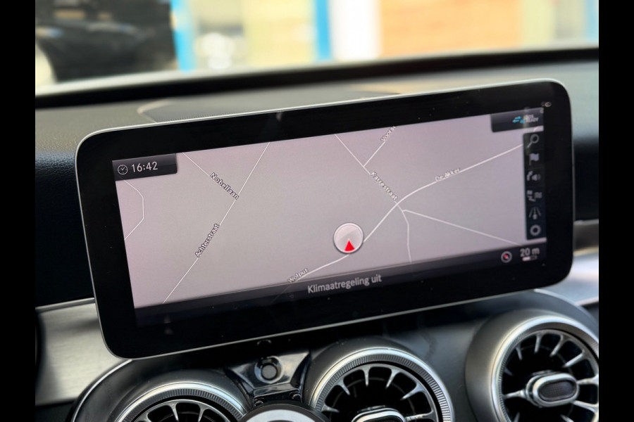 Mercedes-Benz C-Klasse 180 Premium Pack 2019 AUT PANO FULL!