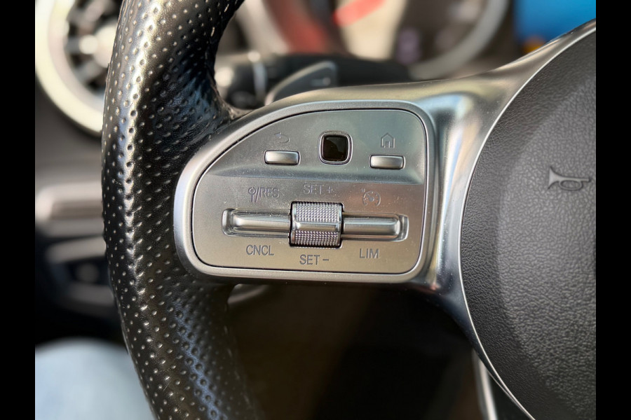Mercedes-Benz C-Klasse 180 Premium Pack 2019 AUT PANO FULL!