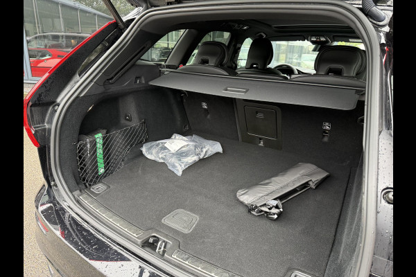 Volvo XC60 2.0 T6 Plug-in hybrid AWD Plus Black Edition SOH 100% | HARMAN KARDON| PANO| CAMERA | STOEL + STUURVERWARMING| PILOT ASSIST| MEMORY STOELEN| ACHTERBANK VERWARMD|