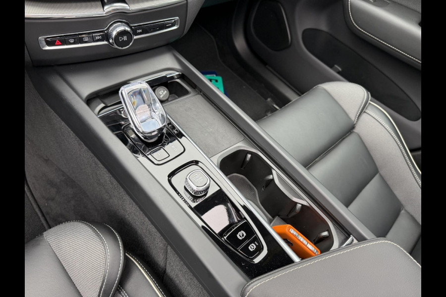 Volvo XC60 2.0 T6 Plug-in hybrid AWD Plus Black Edition SOH 100% | HARMAN KARDON| PANO| CAMERA | STOEL + STUURVERWARMING| PILOT ASSIST| MEMORY STOELEN| ACHTERBANK VERWARMD|