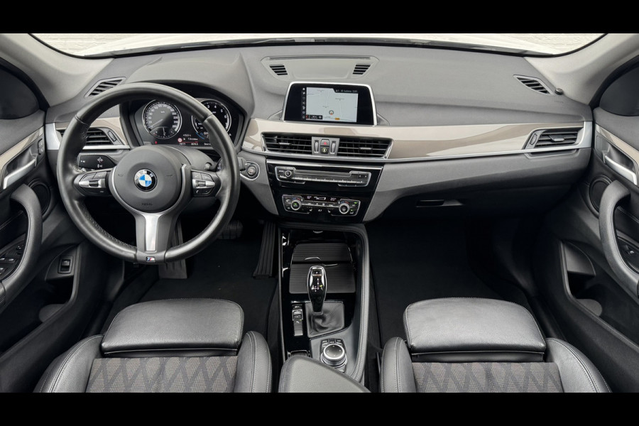 BMW X1 SDrive20i High Executive M sport interieur Sfeer verlichting Led Pdc voor+achter
