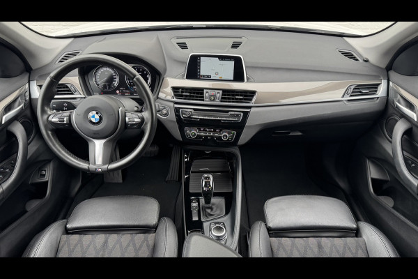 BMW X1 SDrive20i High Executive M sport interieur Sfeer verlichting Led Pdc voor+achter