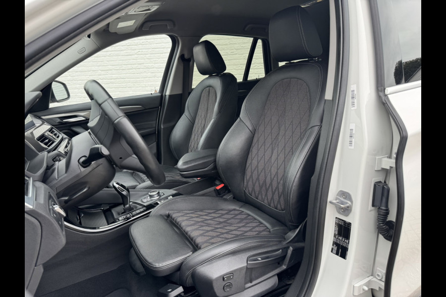 BMW X1 SDrive20i High Executive M sport interieur Sfeer verlichting Led Pdc voor+achter