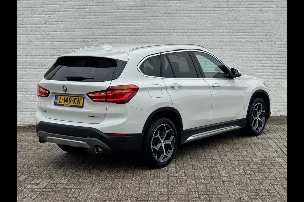 BMW X1 SDrive20i High Executive M sport interieur Sfeer verlichting Led Pdc voor+achter