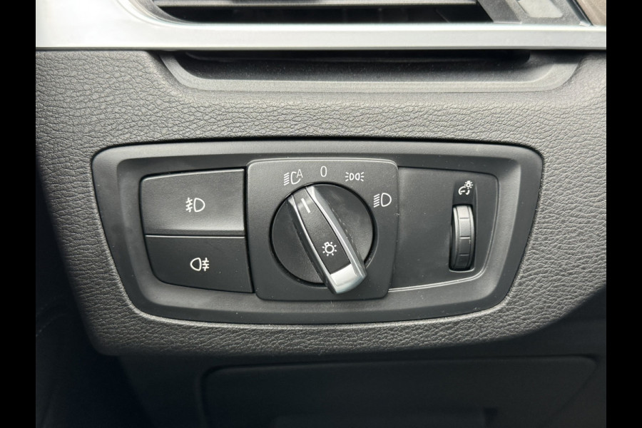 BMW X1 SDrive20i High Executive M sport interieur Sfeer verlichting Led Pdc voor+achter