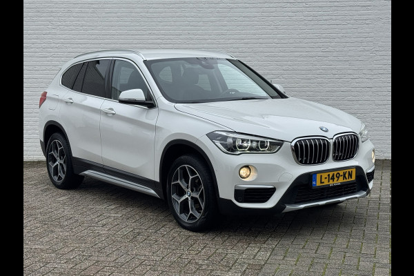 BMW X1 SDrive20i High Executive M sport interieur Sfeer verlichting Led Pdc voor+achter