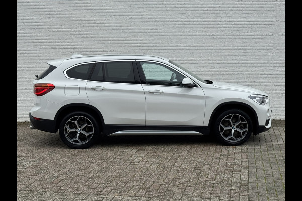 BMW X1 SDrive20i High Executive M sport interieur Sfeer verlichting Led Pdc voor+achter