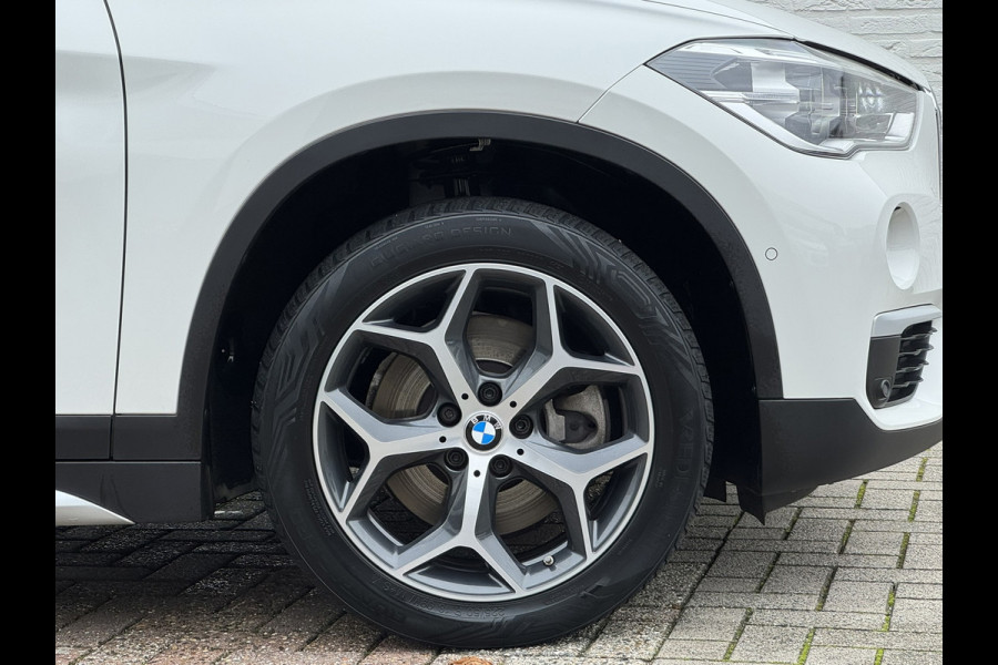 BMW X1 SDrive20i High Executive M sport interieur Sfeer verlichting Led Pdc voor+achter