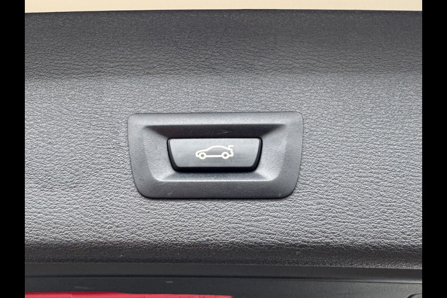 BMW X1 SDrive20i High Executive M sport interieur Sfeer verlichting Led Pdc voor+achter