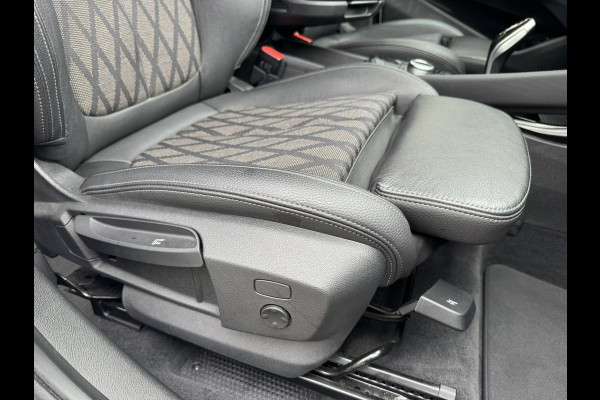 BMW X1 SDrive20i High Executive M sport interieur Sfeer verlichting Led Pdc voor+achter