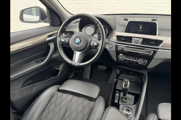 BMW X1 SDrive20i High Executive M sport interieur Sfeer verlichting Led Pdc voor+achter
