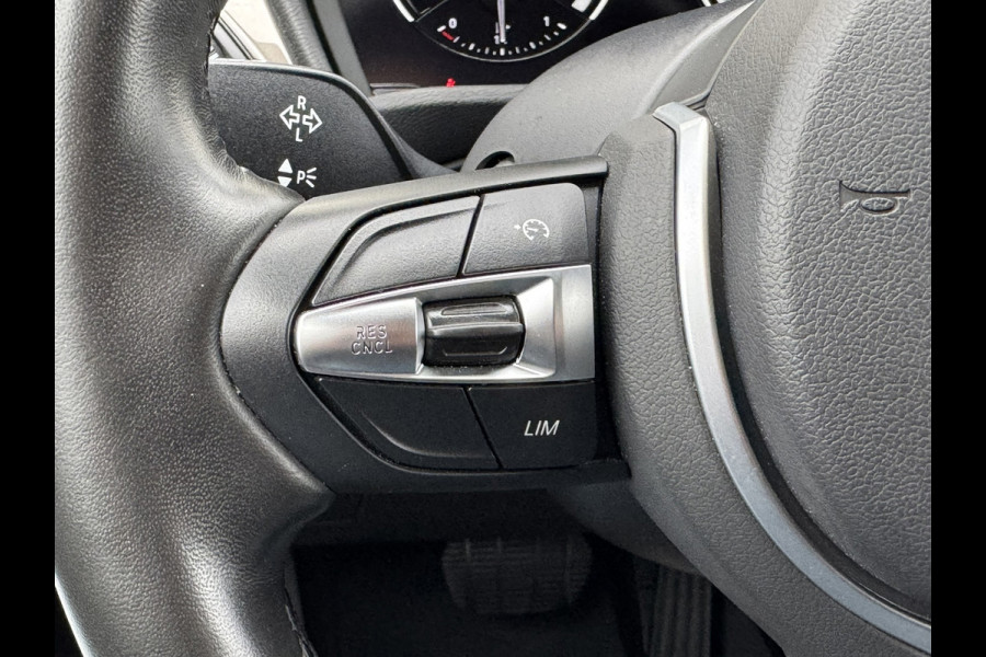 BMW X1 SDrive20i High Executive M sport interieur Sfeer verlichting Led Pdc voor+achter