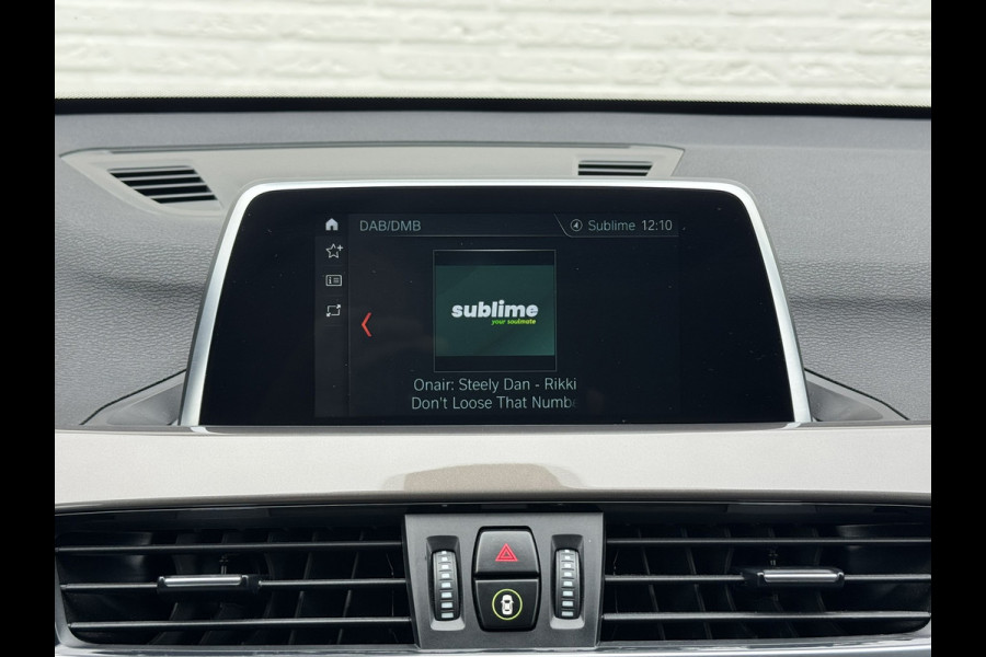 BMW X1 SDrive20i High Executive M sport interieur Sfeer verlichting Led Pdc voor+achter