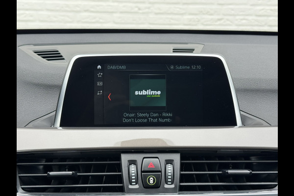 BMW X1 SDrive20i High Executive M sport interieur Sfeer verlichting Led Pdc voor+achter
