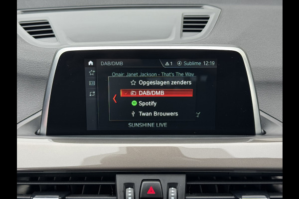 BMW X1 SDrive20i High Executive M sport interieur Sfeer verlichting Led Pdc voor+achter