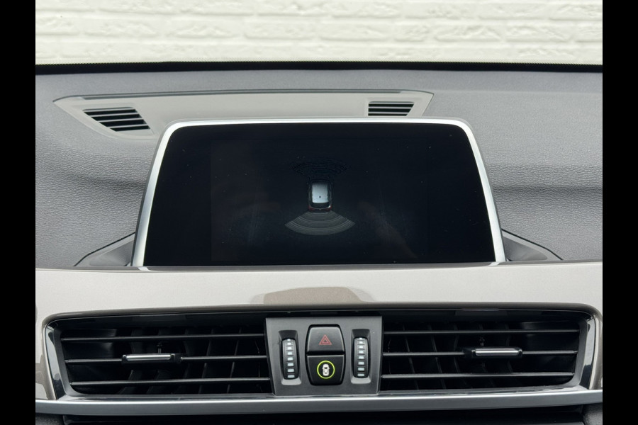 BMW X1 SDrive20i High Executive M sport interieur Sfeer verlichting Led Pdc voor+achter
