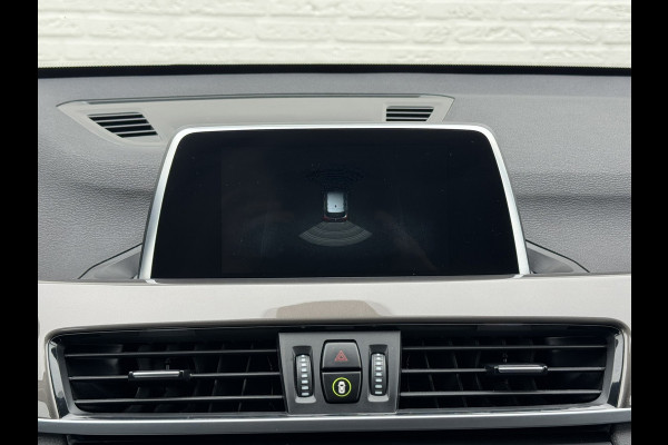BMW X1 SDrive20i High Executive M sport interieur Sfeer verlichting Led Pdc voor+achter