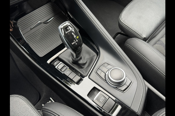 BMW X1 SDrive20i High Executive M sport interieur Sfeer verlichting Led Pdc voor+achter
