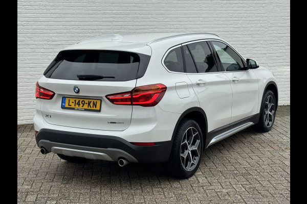 BMW X1 SDrive20i High Executive M sport interieur Sfeer verlichting Led Pdc voor+achter