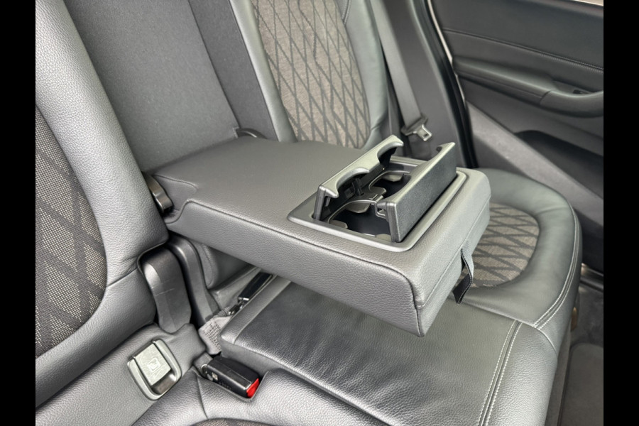 BMW X1 SDrive20i High Executive M sport interieur Sfeer verlichting Led Pdc voor+achter